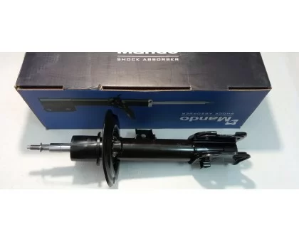 Передний левый газомасляный амортизатор Mando (EX546512W200) на Hyundai Santa Fe III (2013-) Передний левый газомасляный амортизатор Mando (EX546512W200) на Hyundai Santa Fe III (2013-)